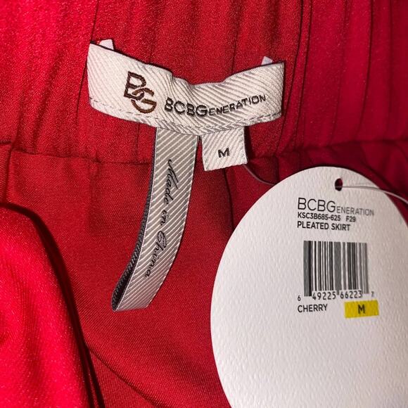 BCBGENERATION Red Vintage 2000s Accordion Pleated Mini Skirt - Picture 8 of 10